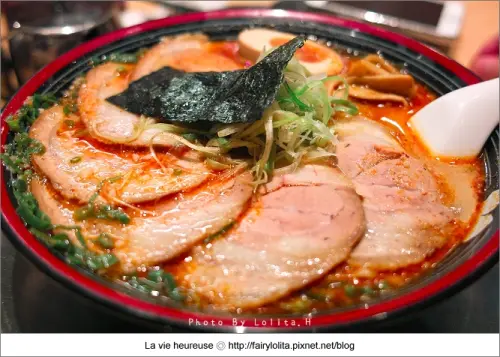 《北市大安區♥食記》屯京拉麵。東區熱門排隊店，來自東京池袋的超濃郁湯頭！