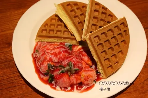 超有視覺系い草莓奶油鬆餅。再訪米朗琪咖啡館～