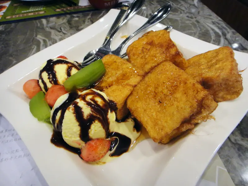 ＊台北＊ [飲食] (台北車站)威靈頓街1號，英倫風茶餐廳