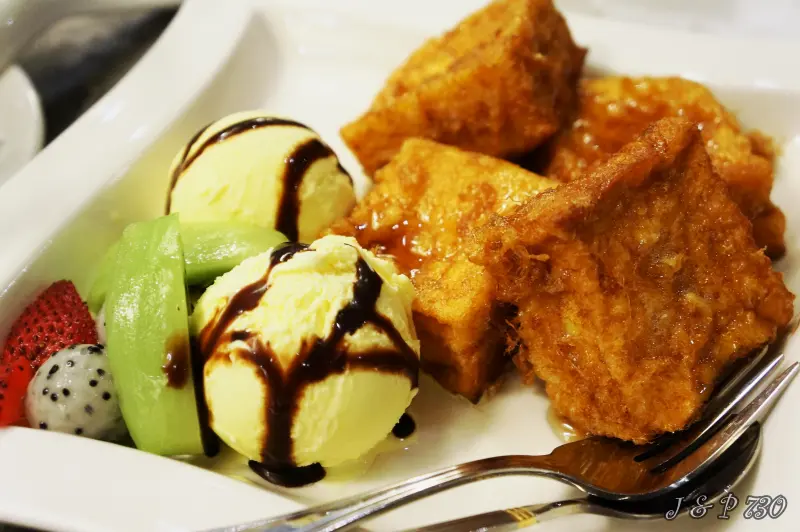 台北北車  威靈頓街1號~臭豆腐&西多士傻傻分不清楚