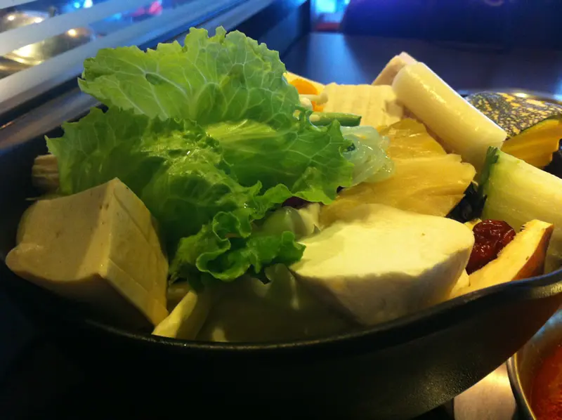 天氣涼颼颼～東區SOGO後巷超值火鍋 饗讚健康珍鍋！