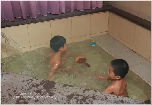 【台北旅遊】烏來泡湯趣 - 山之川溫泉餐坊。家庭景觀湯屋ＣＰ值超高，就連餐食也很不錯