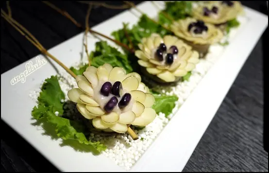 是藝術還是菜盤?只有在寬巷子鴛鴦麻辣火鍋看的到~