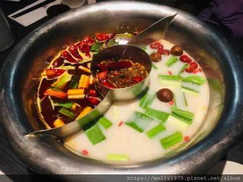【士林夜市】寬巷子鍋品美食/鴛鴦麻辣火鍋/藝術饗宴/再訪食記/스린야시장