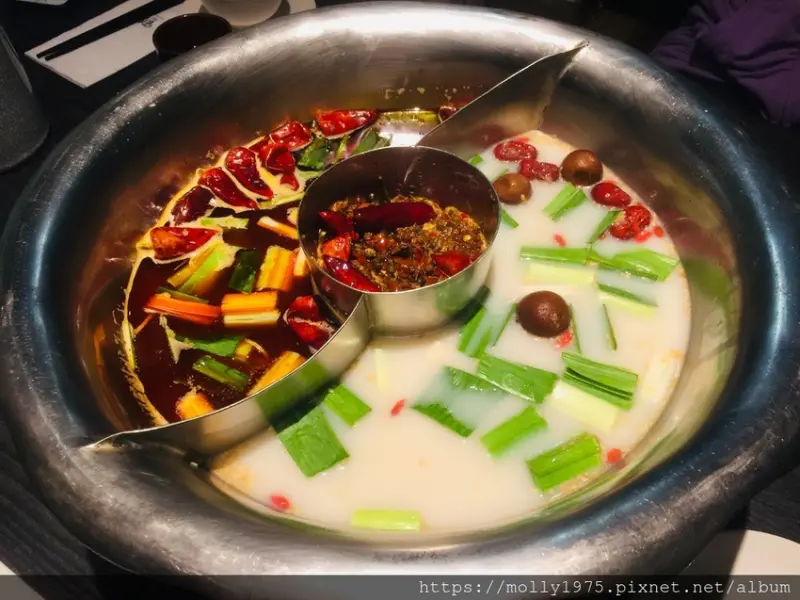 【士林夜市】寬巷子鍋品美食/鴛鴦麻辣火鍋/藝術饗宴/再訪食記/스린야시장