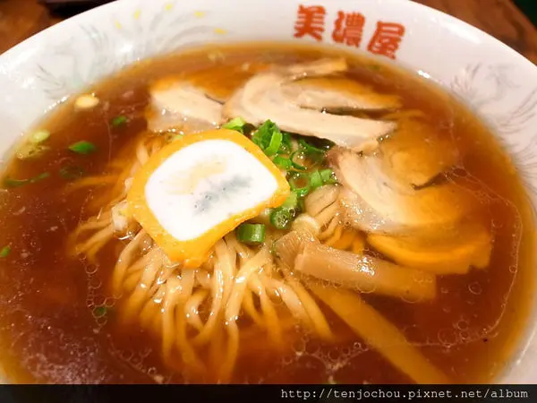 花花，甲飽沒【台北食記】美濃屋拉麵 日本人也愛吃！喜多方醬油拉麵