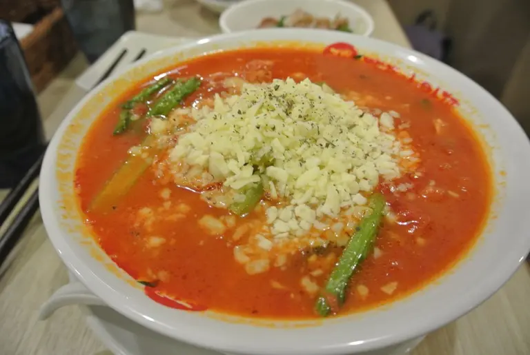 台北車站【太陽蕃茄拉麵】超濃郁的起司番茄麵