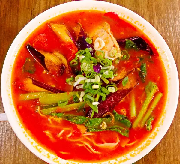 [台北市-捷運台北車站]太陽蕃茄拉麵(站前本店)-從不愛吃番茄料理到一口氣兩個禮拜四訪，您一定要來試試這間的魔法！