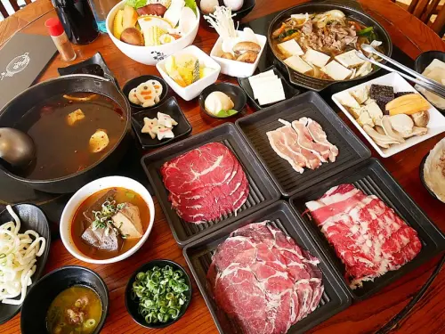 八豆食府-台中公益路壽喜燒吃到飽  中午用餐是小資族的省錢之道  所有食材認你挑選  就是要飽到走不動才甘心離開              