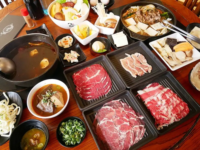 八豆食府-台中公益路壽喜燒吃到飽  中午用餐是小資族的省錢之道  所有食材認你挑選  就是要飽到走不動才甘心離開              