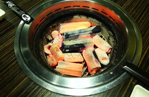 ＜新北｜新莊｜燒肉店＞燒肉粽～燒肉眾傻傻分不清楚！明蝦紅蝦都很威！                      