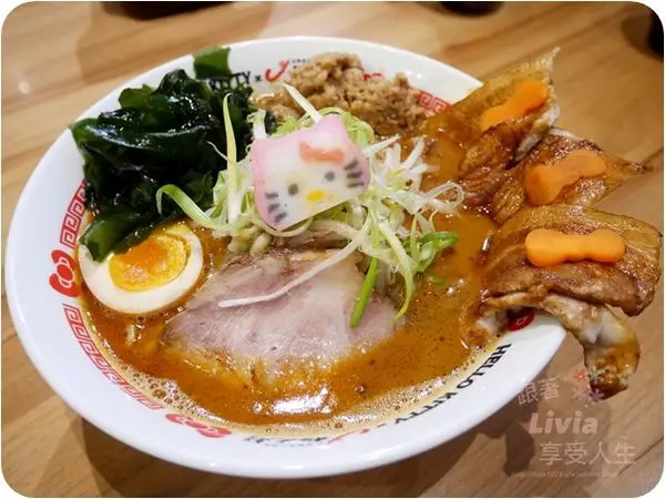 美食。餐廳│ 台北信義區 台北101/世貿捷運站 101美食 梅光軒拉麵 北海道來的人氣拉麵 限定版Hello Kitty拉麵 