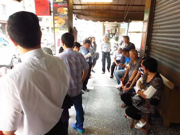【板橋排隊美食】成昌食堂-連平日也在排隊的美食