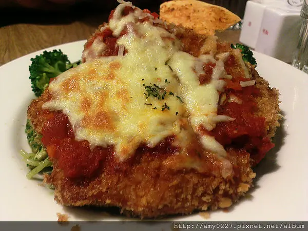 [ 台北大同 ] 捷運中山站人氣餐廳，雙主餐大滿足! - 蘑菇森林義大利麵坊  