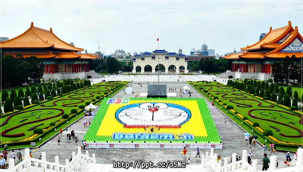 【中正紀念堂】無料免費入場~近萬支風車組成的哆啦A夢大型宣傳物,最具人氣的打卡景點之一(活動到9/11止)