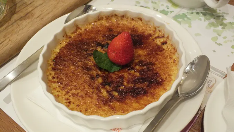 歐舒丹LOCCITANE Café。沉浸在南法普羅旺斯的道地風情裡。烤布蕾真好吃～