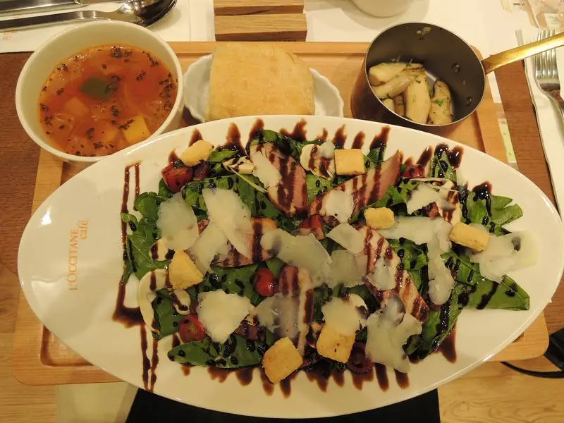 帶著朝聖心情去的LOCCITINE CAFE