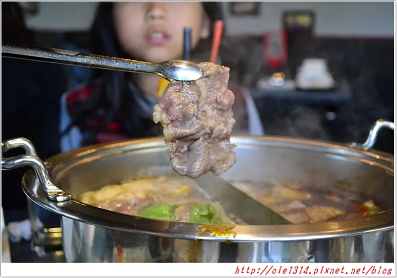 台中 - 紅湯麻辣火鍋 !!