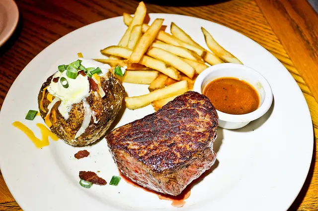 台北 南京復興站 澳美客 牛排館 台北敦北店