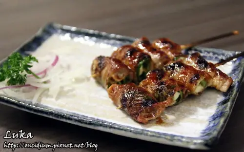 [大安區] 手串本舖 @ 手灑鹽花，可以半生熟食用的新鮮雞肉～