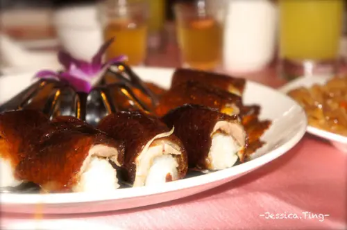 《食記》宜蘭。讓人意猶未盡的蘭城晶英紅樓中餐廳櫻桃霸王鴨五吃