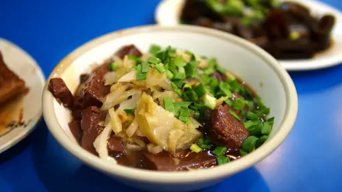 【食記】豬的精華一口吃《三粒米粉湯》