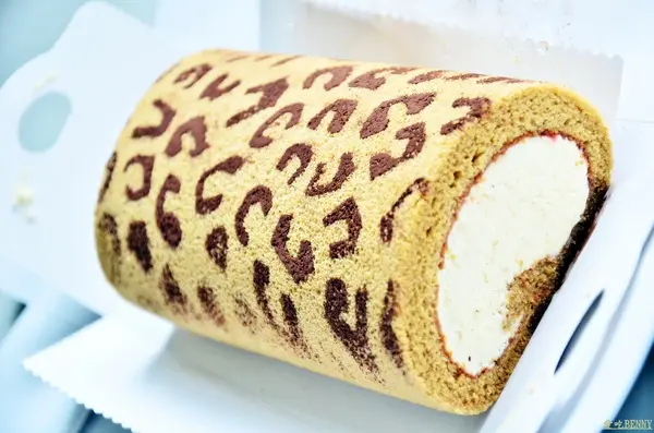 什麼！！現在連蛋糕都要有豹紋才夠時尚！！真的太酷了！-- Blanc Neige