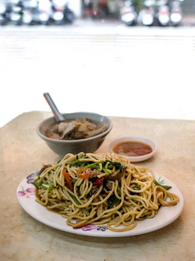 台北松山｜民生社區美食：蕭家牛雜湯、六順豆花芋泥火山