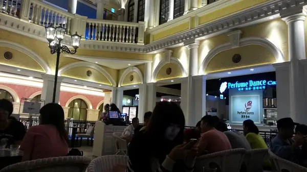 megacity 板橋大遠百~Perfume Dance跳舞香水~黑磚巧克力                
      