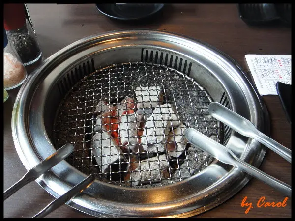 【CP值超高---大推】極炙燒肉吃到飽～好吃的蝦、好吃的生蠔、好吃的肉～好吃的冰淇淋～！