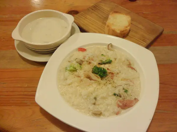  【彰化市區．美食】Page 6義式廚房。一吃成常客        
      