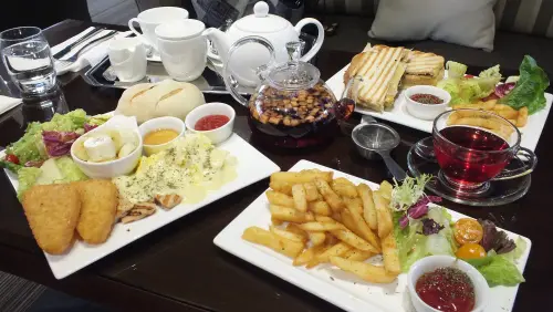 Birkin Waffle Cafe。夠份量的餐點。華麗又舒適的用餐環境。Ｎ訪也值得