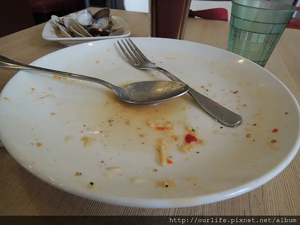 台中．味美價平服務好的蘆筍蛤蜊義麵@Pasta Inn(+wifi)