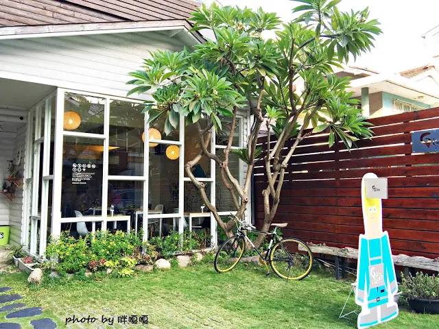 【台中 西區】Giocoso Café&Pasta→沒事亂闖，原來跑進了「被偷走的那五年」電影場景之一←寵物友善店，義大利麵還真不錯ya
