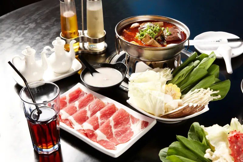 【一杓紅】取一杓醇厚飄香 道地川味麻辣鍋