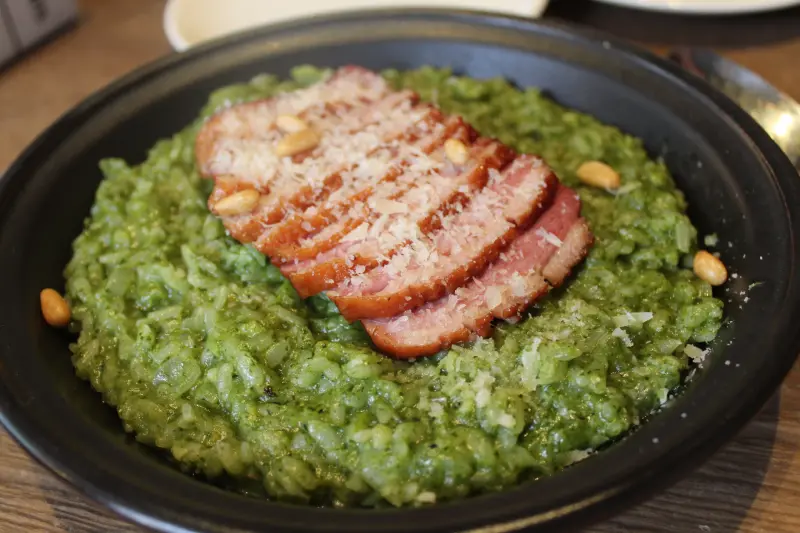 台北/萬華【生活中微小，但又確切的幸福~小確幸】大推煙燻豪野鴨松子青醬燉飯!!!曉確幸lighthouse咖啡