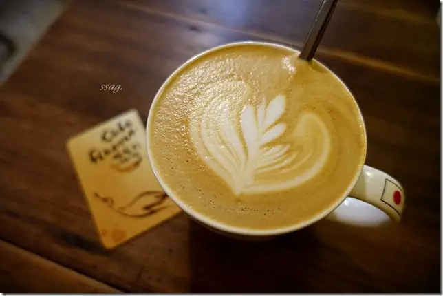 【台南】暖暖蛇咖啡館 Café Flâneur /  tshit‑thô咖啡