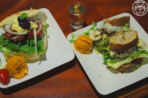 呷飽祙【台北大安･hi，日楞咖啡 Ryou Cafe】一起去愛這片土地吧        
      