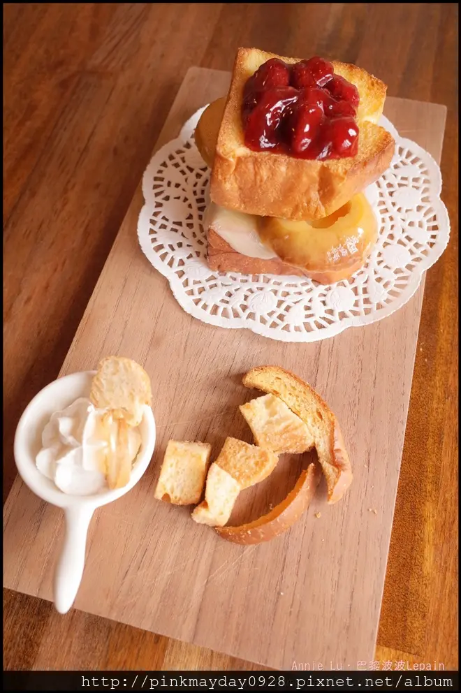 ✿高雄✿ 吸睛的歐式鄉村風格麵包店 手工麵包還不錯 早午餐點也是使用自家麵包製作 ➜ 巴黎波波Lepain