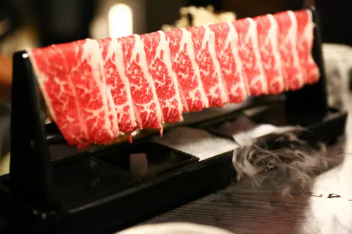 【這一鍋皇室祕藏鍋物】"請皇上移駕中山北殿飲酒用膳。" "朕知道了！"