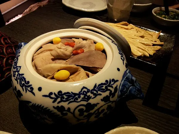 [食記] 85’C 這一鍋皇室秘藏鍋物♥　