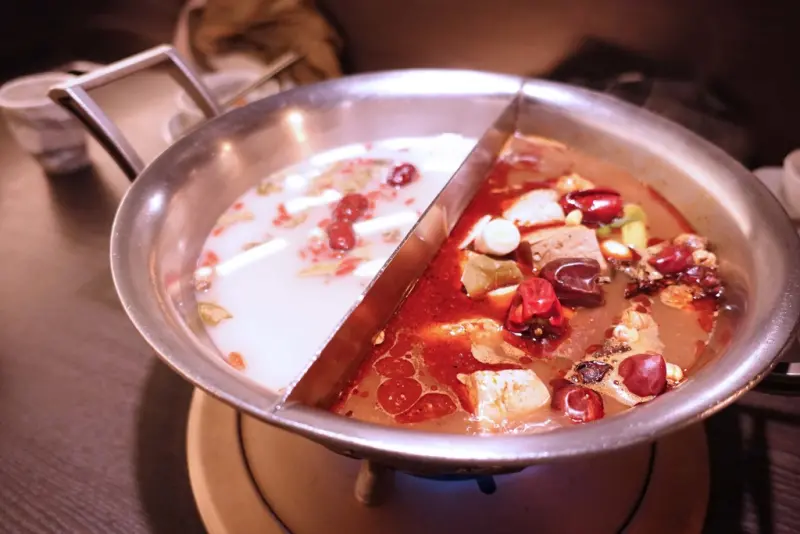 【美食】火鍋之神 這一鍋、皇室秘藏養生鍋物、肉質鮮美食材多元、鳳凰回巢鍋、一品酸菜鍋