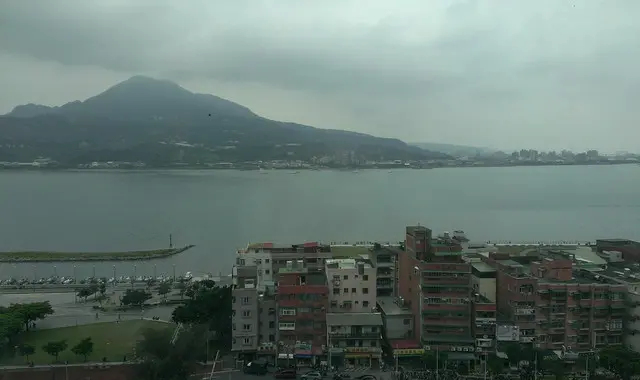 淡水名統百貨 -- 滿堂紅