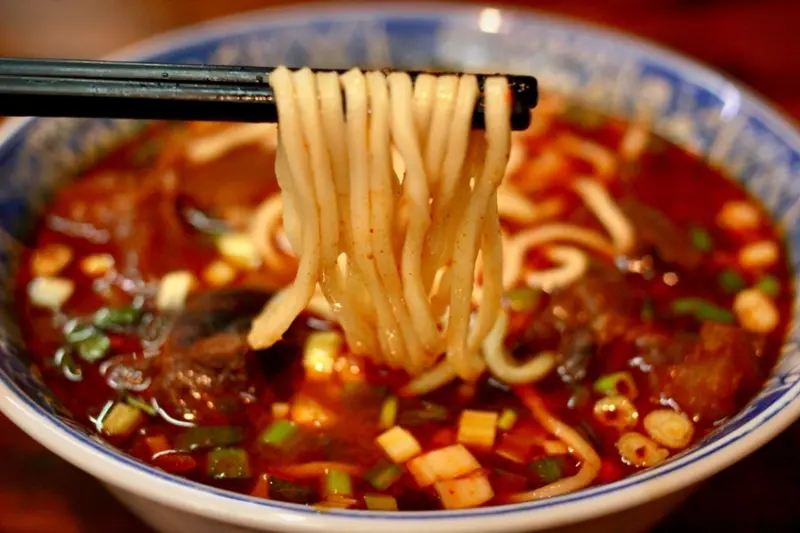 桃園牛肉麵美食/中壢牛轉乾坤，芳香四溢真功夫的老字號牛肉麵 - Ann‧榜哥‧生活事務所