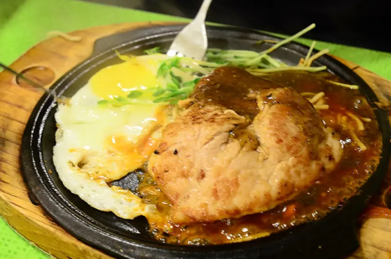 口吅品平價牛排專賣店