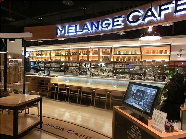 [Miumiu愛美食.信義區]米朗琪咖啡館MELANGE CAFÉ -草莓鬆餅。超人氣排隊店家