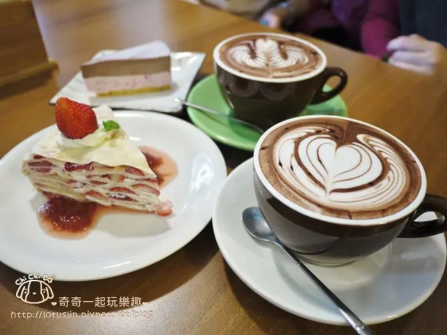 桃園 卡爾地咖啡館Caldi Coffee 季節限定草莓千層.雪藏生乳酪 超美拉花咖啡廳