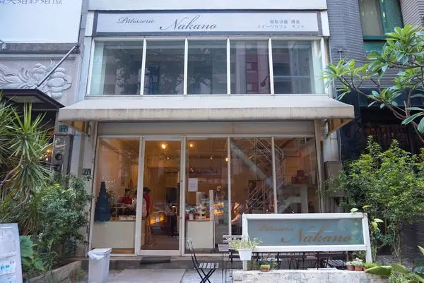 《桃園美食》Nakano 甜點沙龍,禮盒**超華麗超精緻的三層糖架蛋糕，讓少女們愛不釋口♥ ♥ ♥