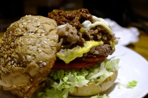 漢堡也蠻好吃的阿-the chips