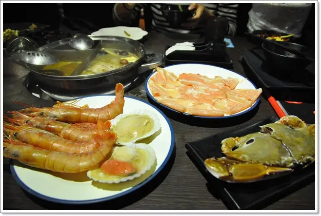 ❤台北美食。蒙古紅蒙古火鍋，愛吃麻辣鍋的朋友，來這裡對就了！